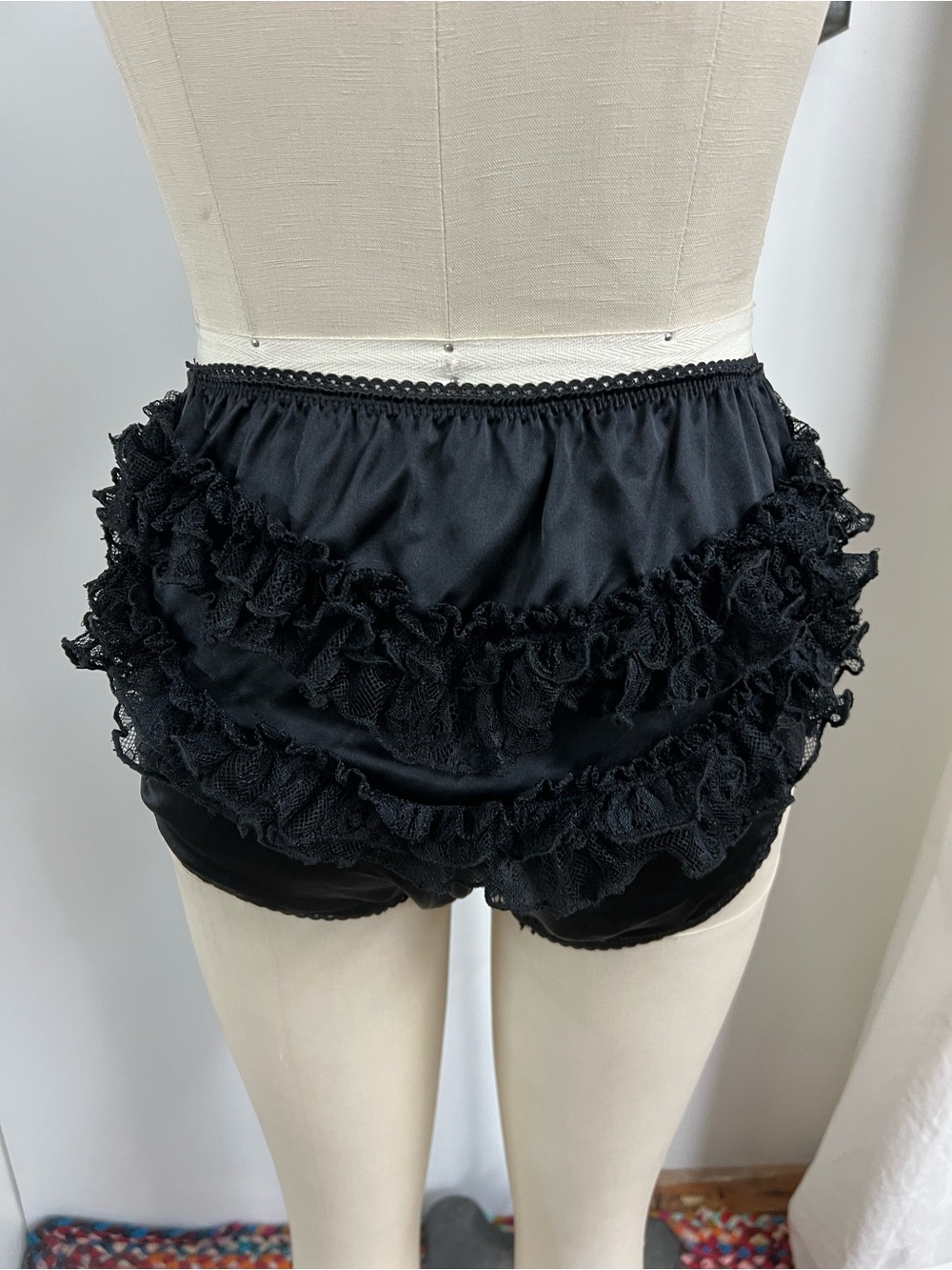 100% Silk Ruffle Bloomers - Picture 3 of 7